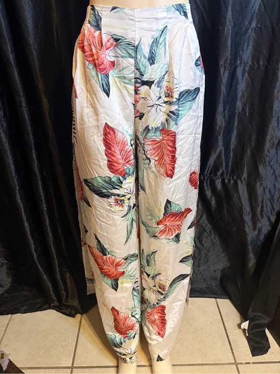Boohoo Pants - Boohoo White Tropical Print Wide-Leg Pants with Red Accent